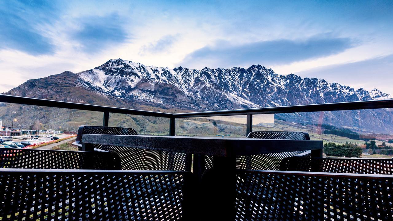 Executive 2 Bedroom Apartment Remarkables Park Queenstown Bagian luar foto