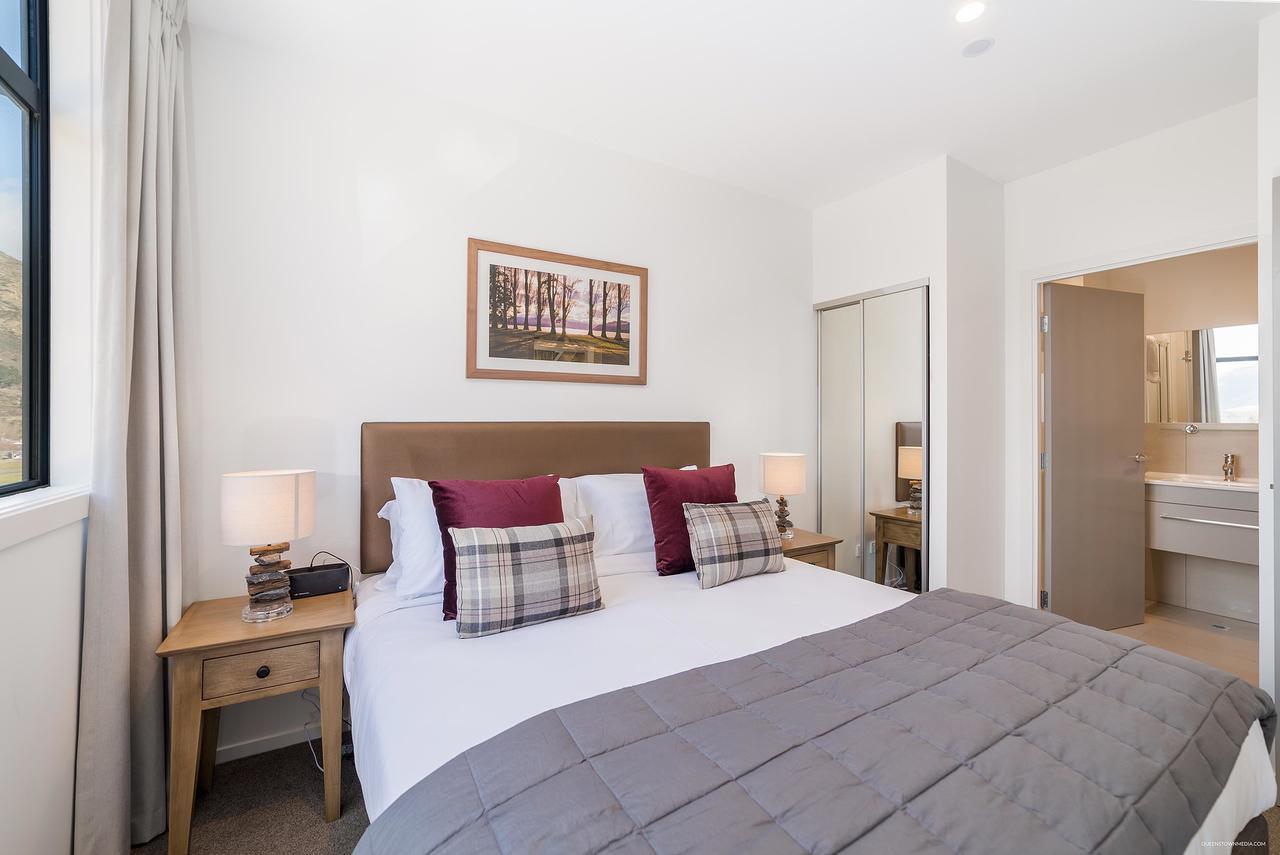 Executive 2 Bedroom Apartment Remarkables Park Queenstown Bagian luar foto